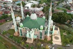 Combien de mosquées y a-t-il en Indonésie?