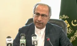 پاکستان میں اسلامی بینکاری تیزی سے فروغ پارہی ہے، مشیر خزانہ