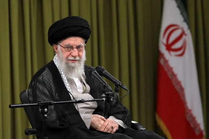 قائد الثورة: أهنئ مسلمي العالم بعيد الغدير وينبغي على العالم الإسلامي كله أن يحتفل بهذا العيد