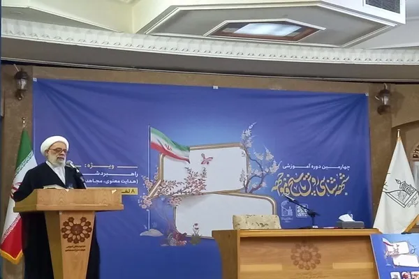 جدایی دین از سیاست آغاز سلطه استکبار بر ملت‌هاست