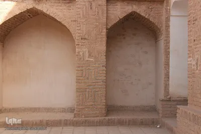 بنای خواجه خضر؛ آرامگاهی در دل شهر