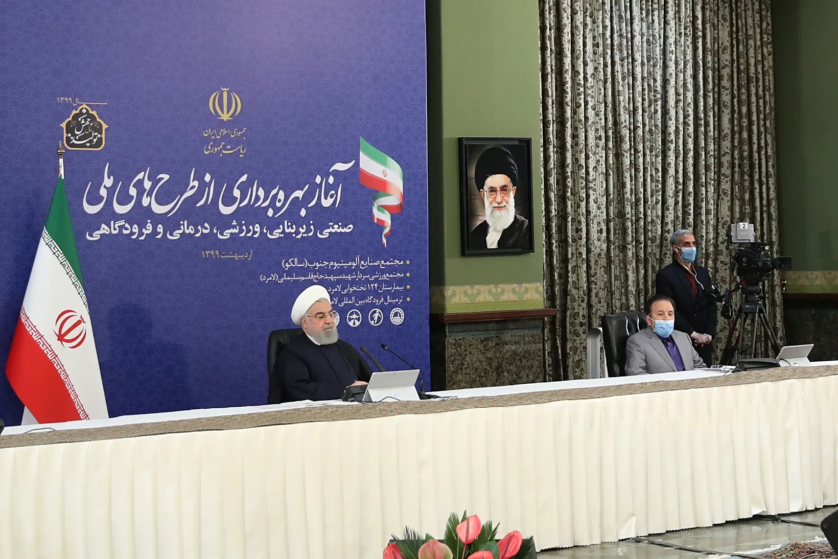 همراه مبارزه با کرونا، از تلاش برای تولید و اشتغال دست برنخواهیم داشت