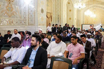 بازدید شرکت‌کنندگان مسابقات قرآن دانشجویان در حرم مطهر رضوی