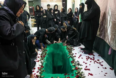 مراسم تشییع و خاکسپاری پیکر مطهر