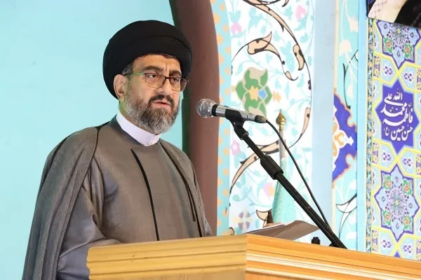 نماز جمعه این هفته ساری  بیستم مهرماه به امامت حجت‌الاسلام والمسلمین سیدحسین جسینی کارنامی امام جمعه موقت ساری برگزار شد.