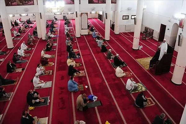 الجزائر: دعوة إلى إلغاء التباعد في المساجد