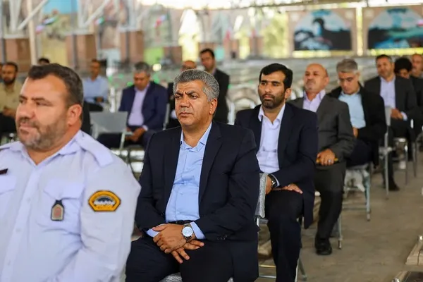 غبارروبی گلزار شهدا به مناسبت هفته دولت