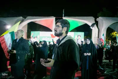 شام شهادت امام صادق(ع) و بیعت با رهبر در میدان انقلاب