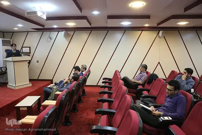 نشست «اقتصاد مقاومتی؛ چالش‌های پیش رو و راهکارها»