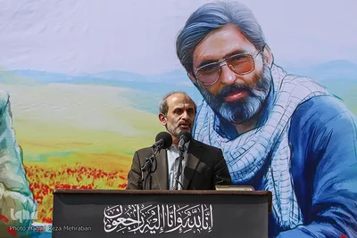 تشییع پیکر هنرمند انقلابی حاج نادر طالب‌زاده