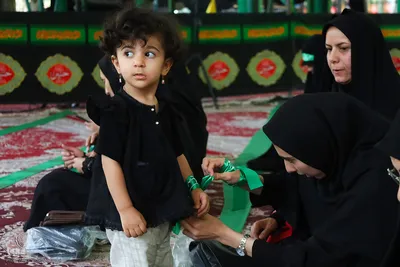 قافله عزاداری و نماز ظهر روز عاشورا در اصفهان
