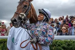 A 18 ans, elle devient la première femme voilée à remporter la Magnolia Cup