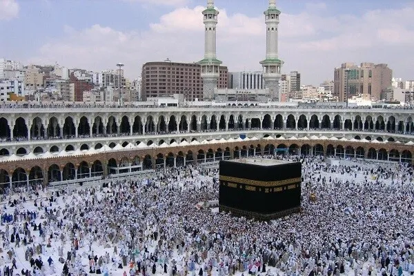Mescid-i Haram'ın çatısı ibadet için hacılara açılıyor