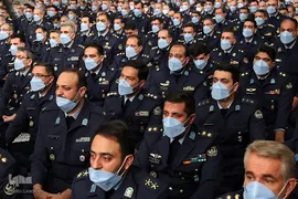 دیدار جمعی از فرماندهان و کارکنان نیروی هوایی و پدافند هوایی ارتش با رهبر انقلاب اسلامی