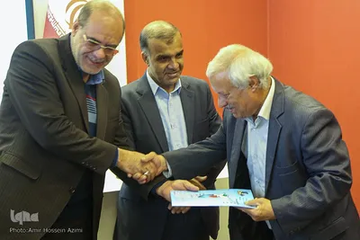 افتتاحیه نمایشگاه هنرهای تجسمی هنرمندان شاهد و ایثارگر جنوب کشور