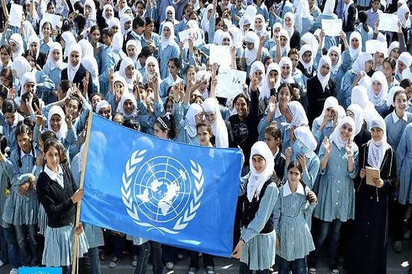 سخنگوی محمود عباس قطع کمک‌های آمریکا به آوارگان را محکوم کرد