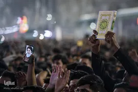 مراسم تعویض پرچم گنبد حرم حضرت اباالفضل العباس(ع) از قرمز به مشکی