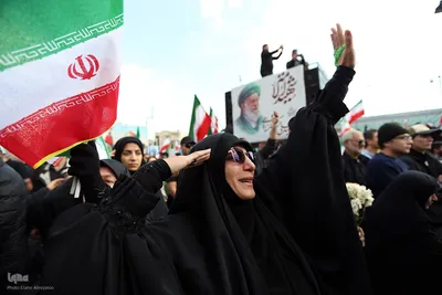 تشییع پیکر دریابان شهید «علیرضا تنگسیری» در میدان انقلاب