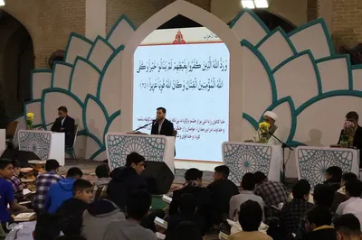 محفل انس با قرآن دانش آموزی در یزد‎