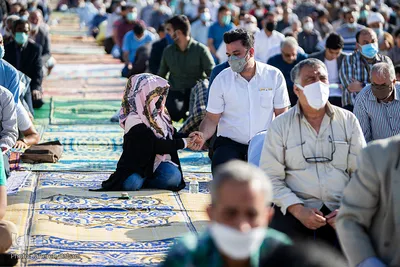 Gebet zum Fest des Fastenbrechens im Schrein von Abdul Azim Hasani (as)