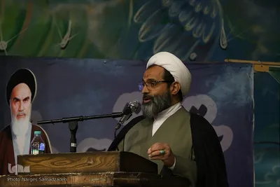 جشن مبعث و گلباران مزار شهدای انقلاب در گلستان شهدای اصفهان