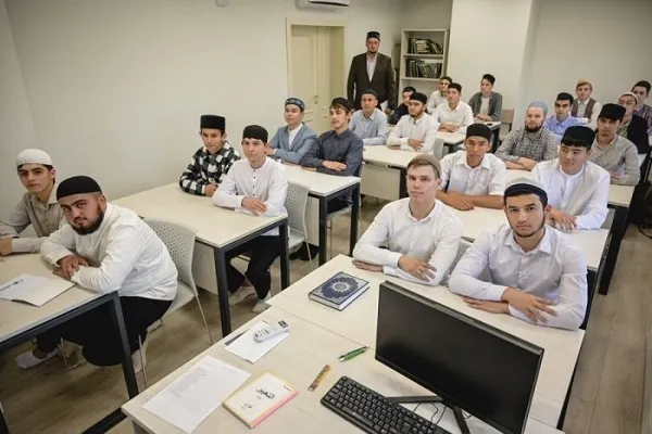 День учителя: в Татарстане преподают свыше 1800 муаллимов