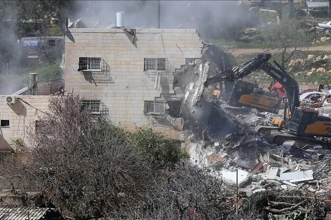 İsrail, iki ayda Batı Şeria'da Filistinlilere ait 312 yapıyı yıktı