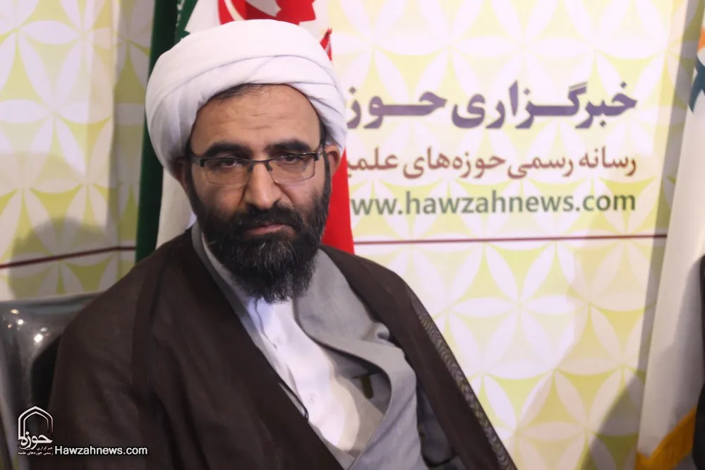 حوزه انقلابی همراه و در کنار مردم است/ لزوم پاسخگویی حوزه به مسائل روز