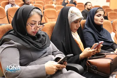 تجلیل فرماندار ویژه ملایر از خبرنگاران و عکاسان خبری