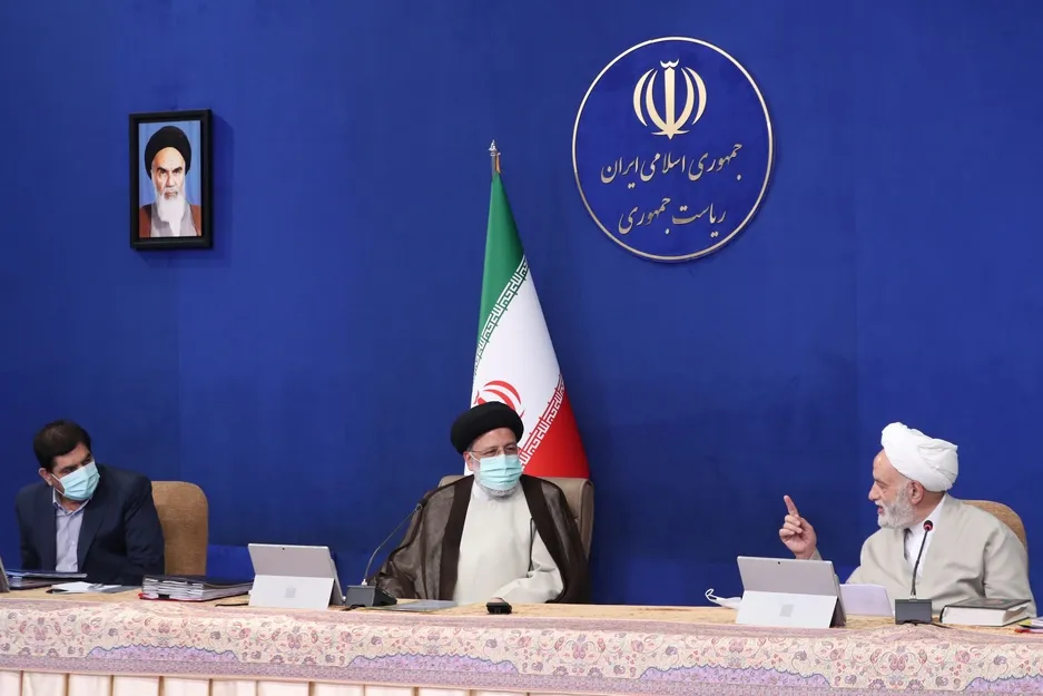 نقطه ثقل «الَّذينَ إِن مَكَّنّاهُم فِي الأَرضِ» مسئولان هستند