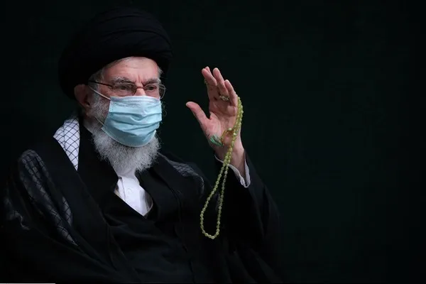 جمعی از پیشکسوتان و فرماندهان دفاع مقدس با رهبر انقلاب دیدار می‌کنند