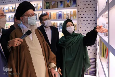 بازدید حضرت آیت الله العظمی خامنه‌ای، رهبر انقلاب از نمایشگاه بین‌المللی کتاب تهران