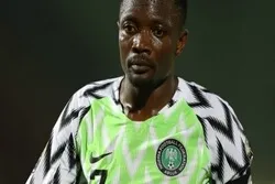 Le footballeur nigérian construit une école