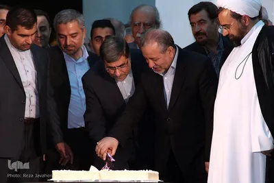 رونمایی از کتاب تاریخچه هنرستان هنرهای زیبا