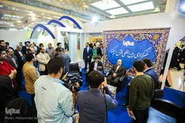بازدید وزیر ورزش و جوانان از نمایشگاه قرآن