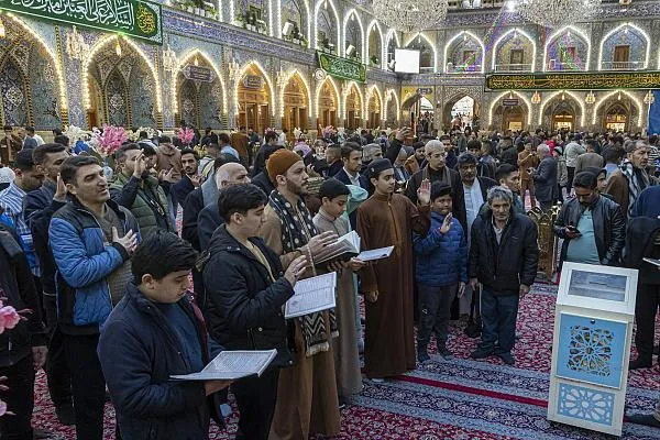 متسابقان جایزه بین‌المللی العمید به زیارت آستان عباسی(ع) مشرف شدند
