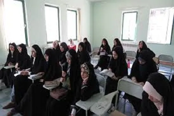ارائه آموزش‌ قرآن در مناطق محروم ایلام از سوی مؤسسه فجر