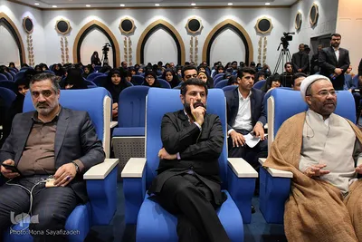 از سمت راست حجت‌الاسلام بلک مدیرکل تبلیغات اسلامی خوزستان، غلامرضا شریعتی استاندار خوزستان و احمد ابوالقاسمی مدیر رادیو قرآن 