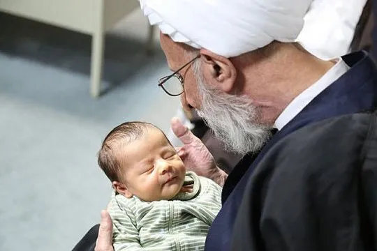 فراخوان ارسال فیلم اذان‌‌ گفتن در گوش نوزادان