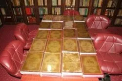 İranın əlyazma Quran nüsxəsi Kufə universitetinə hədiyyə edildi