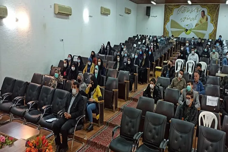 دانش آموزان و فرهنگیان برگزیده در مسابقات قرآن، عترت و نماز تجلیل شدند