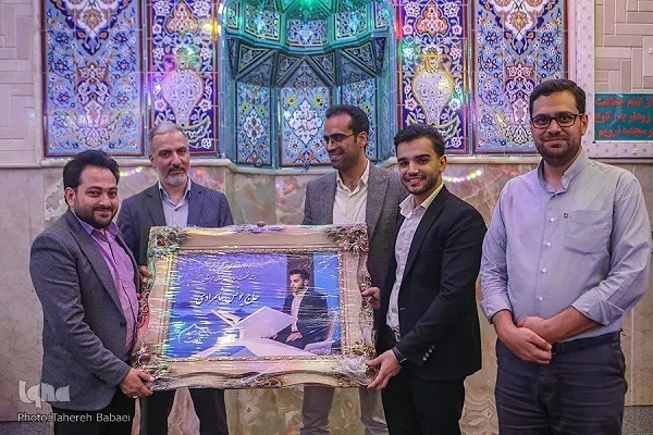Vencedor iraniano do Prêmio Principal no Concurso Internacional do Alcorão da Arábia Saudita é homenageado