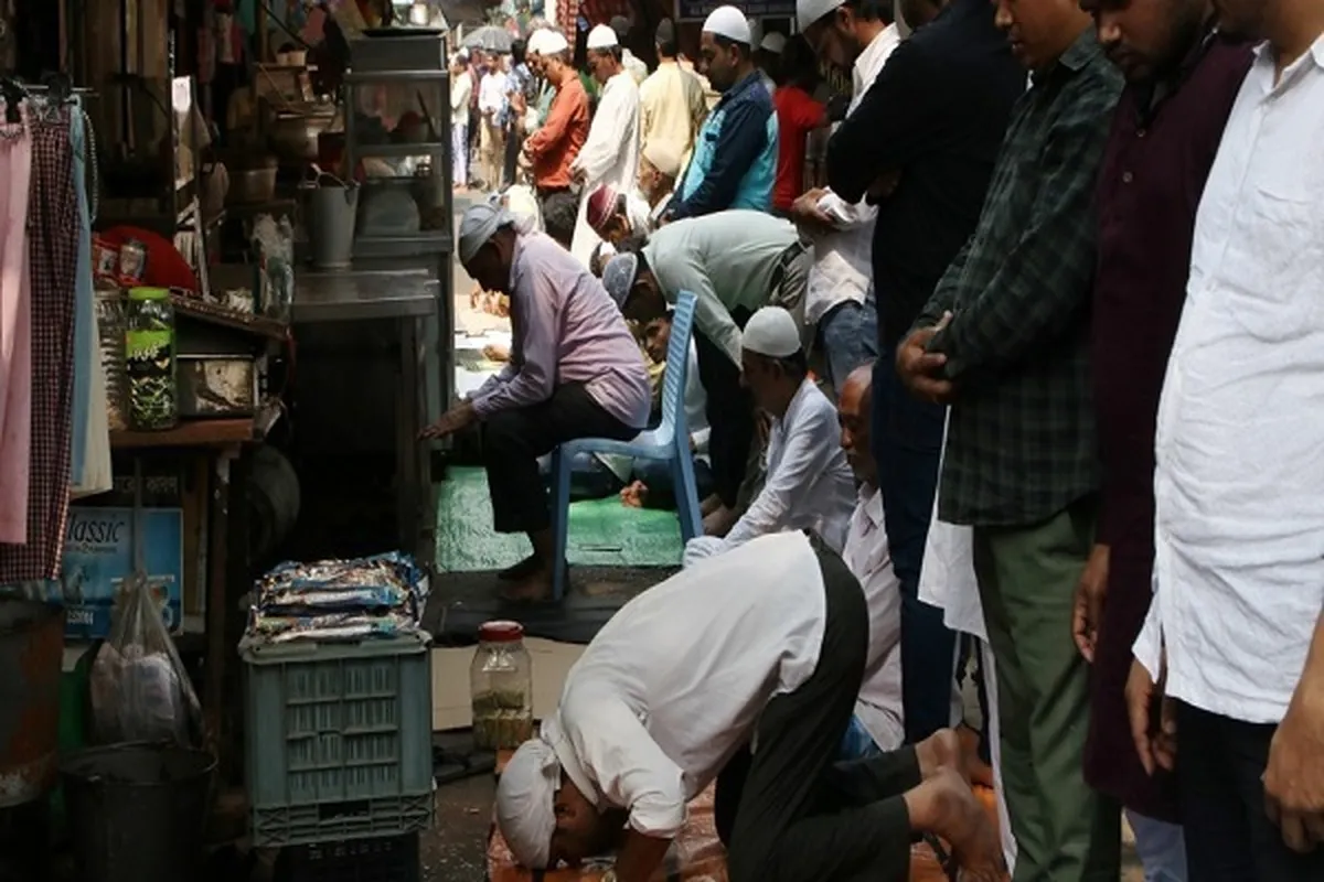 भारत में रंग उत्सव के दौरान मस्जिदों पर अतिक्रमण को लेकर चिंताएँ