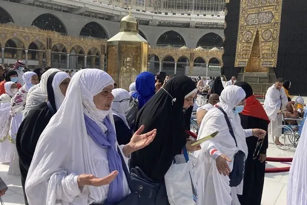 عربستان قانون همراهی محارم برای زنان عمره‌گزار را لغو کرد