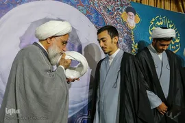 عمامه ‌گذاری و جشن حفظ قرآن طلاب در مدرسه علمیه دارالسلام