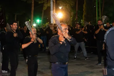 عزاداری شب هشتم محرم در گلستان شهدای اصفهان