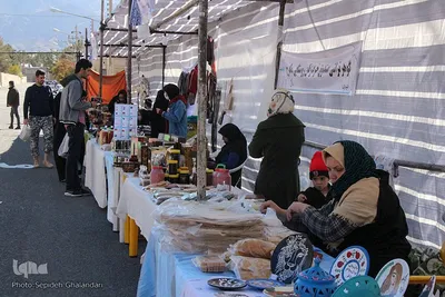 نمایشگاه اقتصاد به توان مردم
