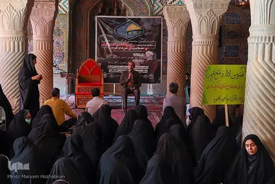 نشست تخصصی جامعه ی قرآنی استان فارس در مسجد نصیرالملک