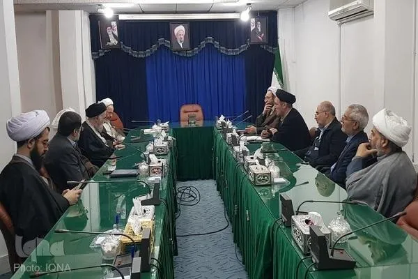 عرضه گفتمان سازی معارف دینی در جامعه رسالت مراکز علمی حوزه است