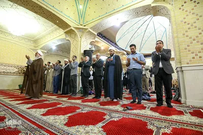 نشست صمیمانه جمعی از دانشجویان و نخبگان با امام جمعه قزوین